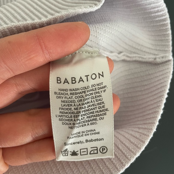 Aritzia Babaton Cropped Sculpture Knit Criss Cross Tank - Picture 9 of 9